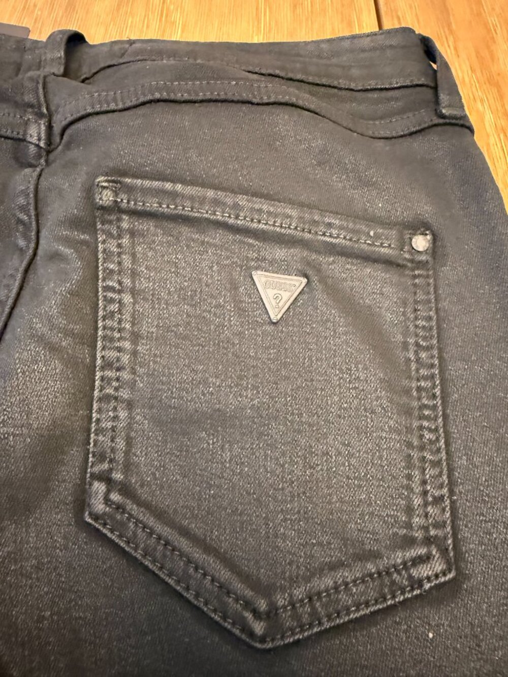GUESS Coated 1981 Skinny Jeans — NWT